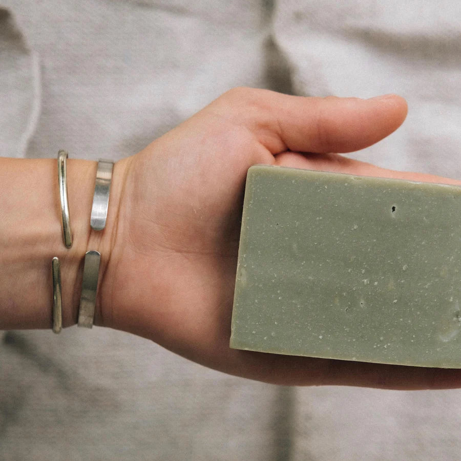 Load image into Gallery viewer, Wylder Naturals - Hemp &amp;amp; Aloe with Spinach Scrub Soap Bar

