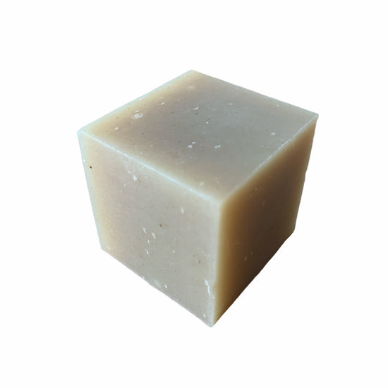 Load image into Gallery viewer, Bain and Savon Nettle and Marshmallow Shampoo Bar | Sustainable Haircare | Plastic Free | Natural Ingredients | Cruelty Free | Low Waste | Eco-Friendly

