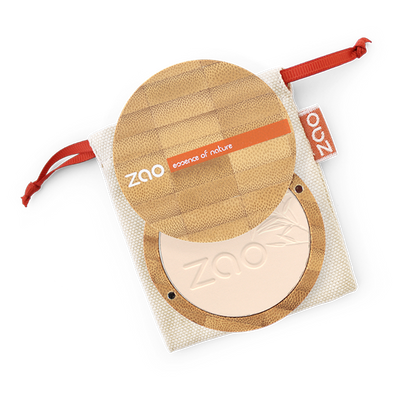 Zao's mattifying powder compact helps you prevent shine by setting and balancing the complexion for a smooth and silky finish | Plastic Free | Low Waste
